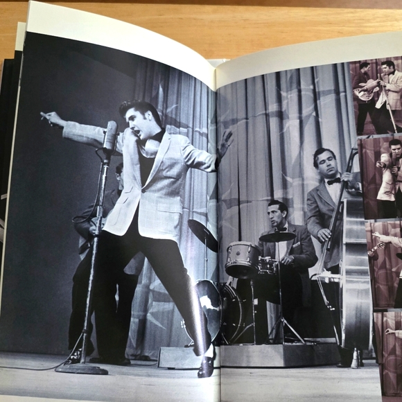 Elvis Presley Platinum - A Life In Music - Picture 6 of 8